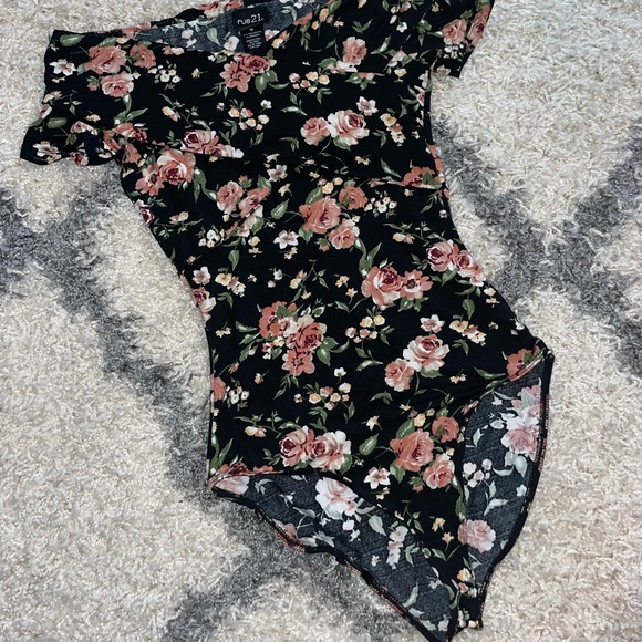 Floral Bodysuit - Picture 3 of 3